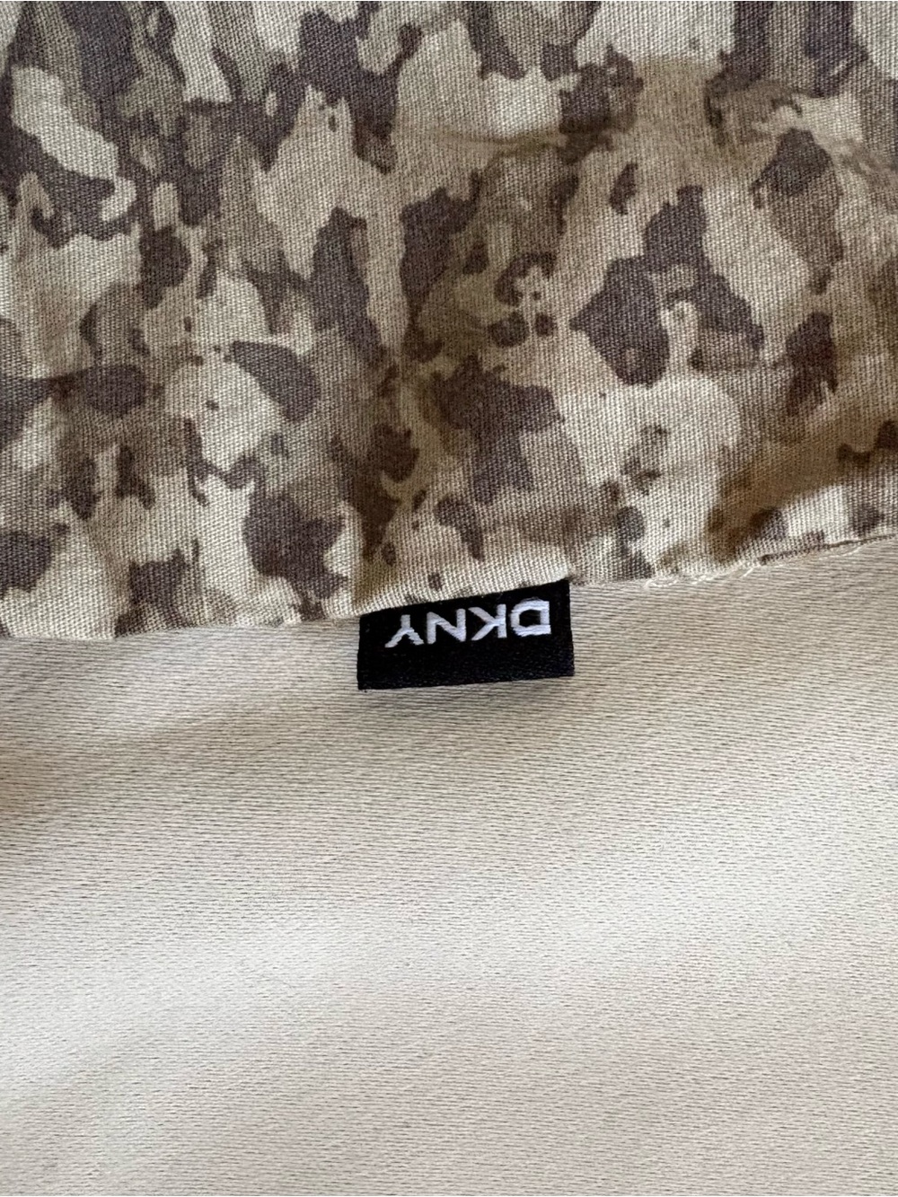 DKNY Camouflage‑Print Button‑Up Shirt – Men’s XL